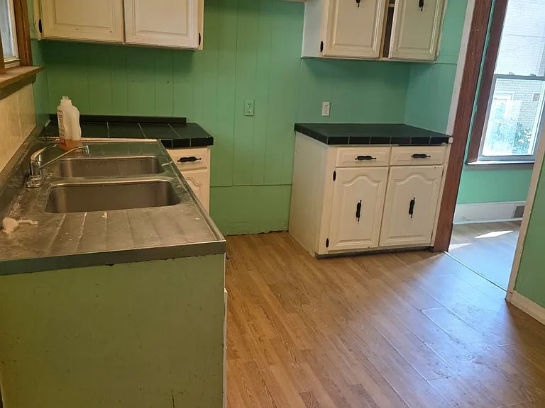 2256 Whitney Ave #2-1 — Photo 6