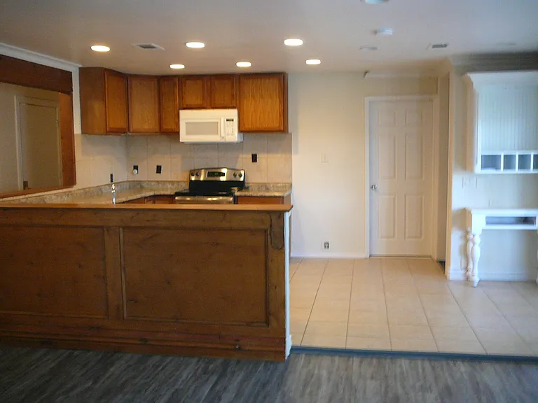 2917 Hickory Ln — Photo 7