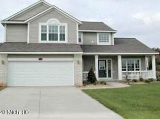 7569 Cannon Run Dr NE, Rockford, MI 49341