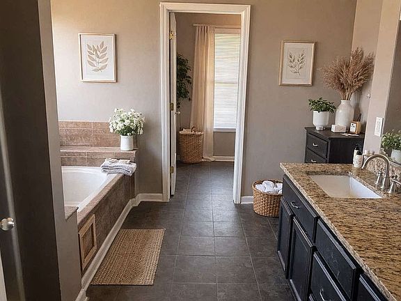 3rd image of 4229 Ada Street