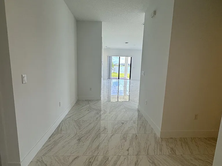 5226 Karlia Dr — Photo 11