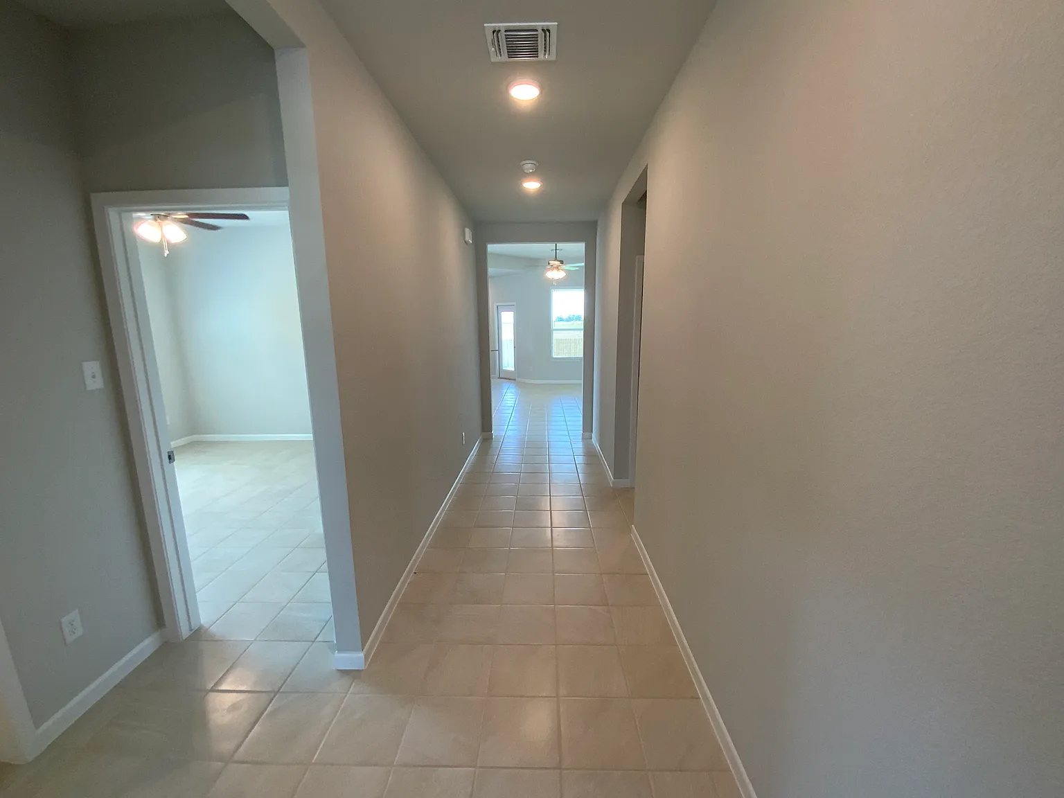 4 bed, 1605 sqft, $1,995 — Photo 4