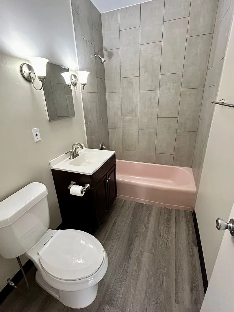 Campus Apartments — Photo 3
