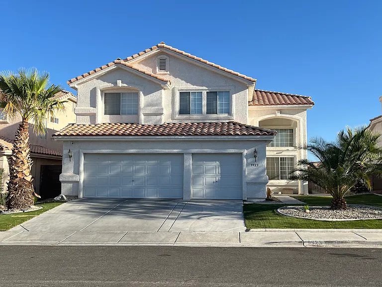 9923 Vermillion Cliffs Ave — Photo 1
