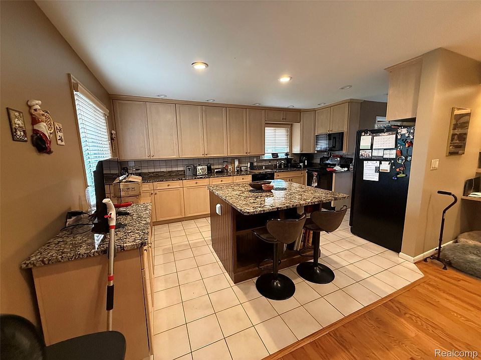 5347 Parent Ave, photo 8