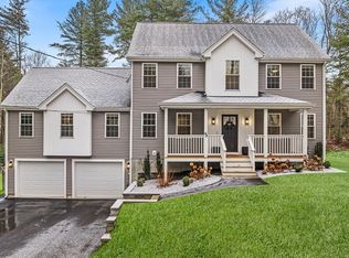 48 Walnut St, Douglas, MA 01516