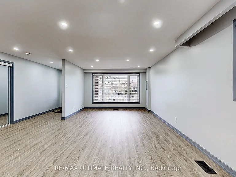 36 Jayfield Rd #UPPER — Photo 8