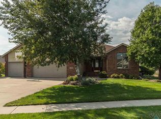 509 N Crestview Cir, Brandon, SD 57005