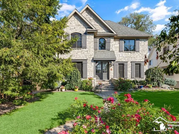 12728 N Lakeshore Dr, La Salle, MI 48145