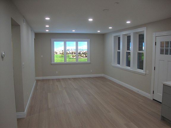 3rd image of 1062A Sanchez St