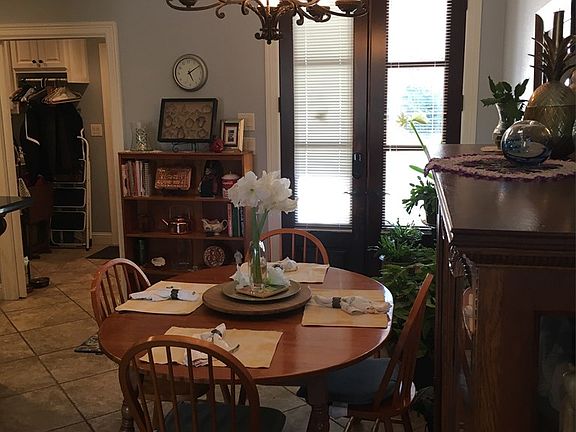 5th image of 3001 Summer Hill Cir