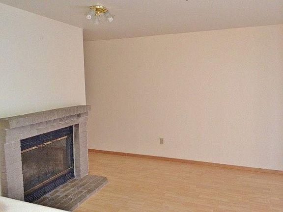 4th image of 6600 NE 182nd St #D106