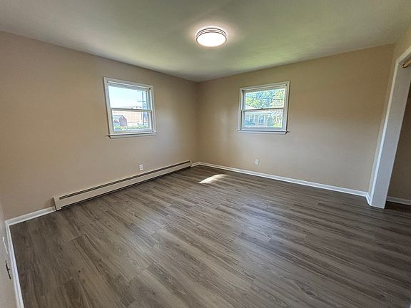 4th image of 2175 Bertha St APT 1