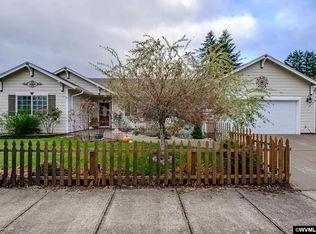 1138 SE 2nd Ave, Mill City, OR 97360