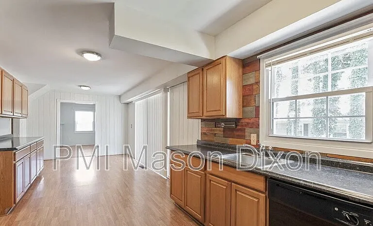 12718 Haskell Ln — Photo 9