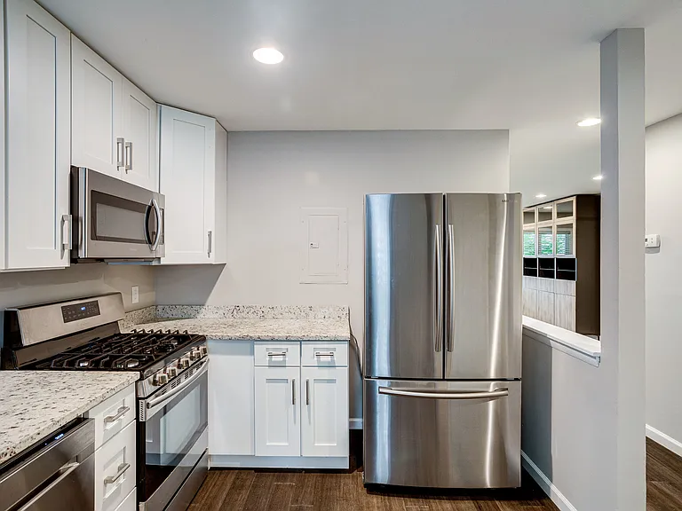 2684 Bowen Rd SE — Photo 8