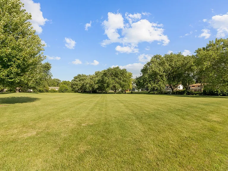 117 Cotuit Ct — Photo 16