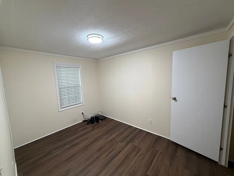 200 Pecan St — Photo 11