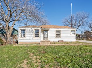 604 E Fitzgerald St, Bangs, TX 76823