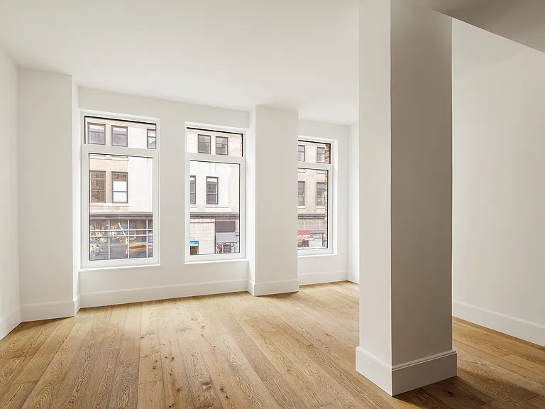 525 6th Ave #2E — Photo 3