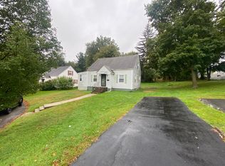 6 Park View Dr, Worcester, MA 01605