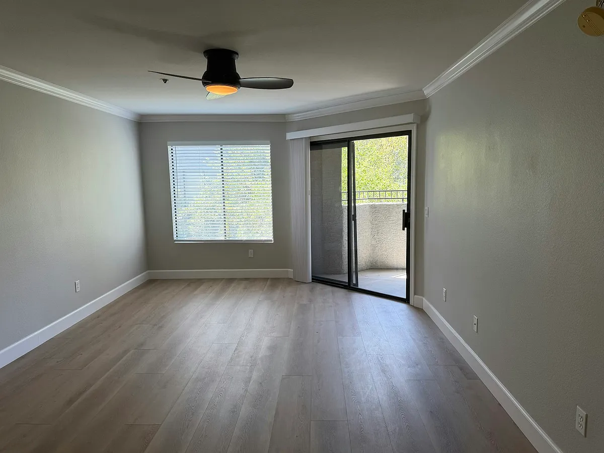 Building Photo - 2025 E Campbell Ave #260
