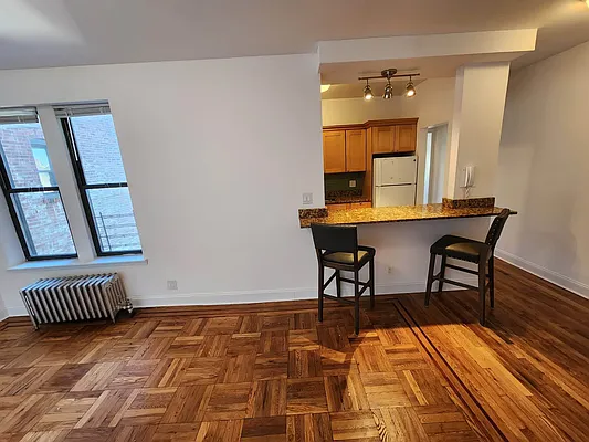 Rented by Grand Group Realty | media 3