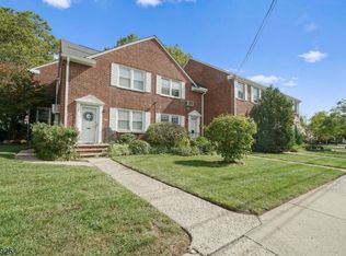 43 Meadowbrook Pl, Maplewood, NJ 07040