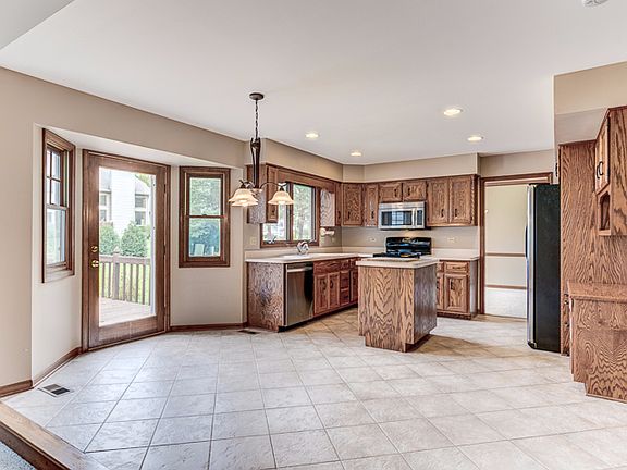 5th image of 2640 Cheshire Dr