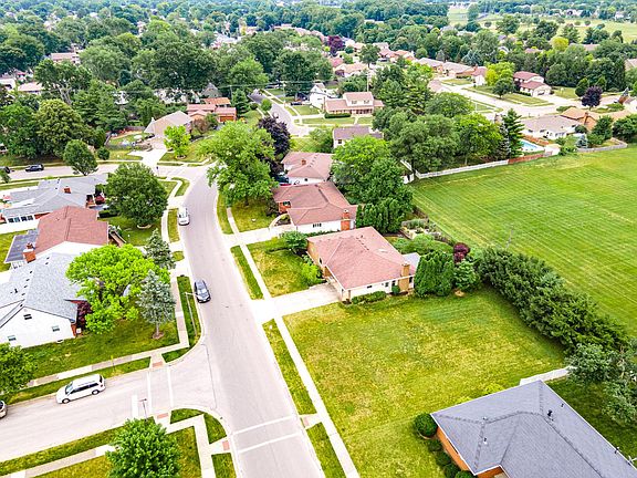 3rd image of 2983 Woodgrove Dr