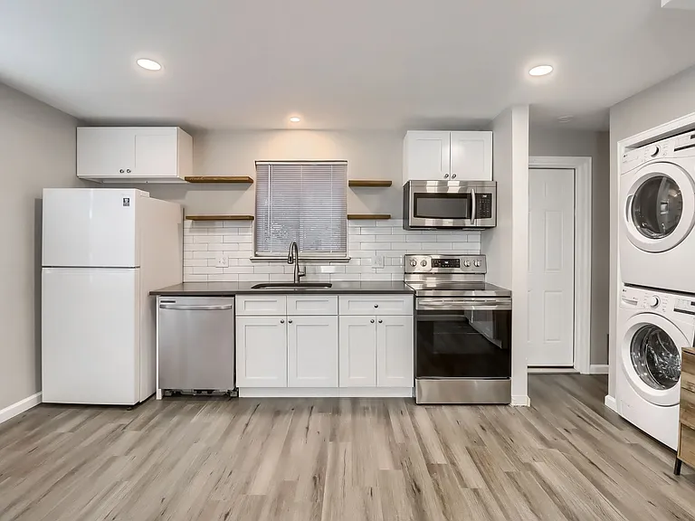 3341 N Olive St — Photo 7