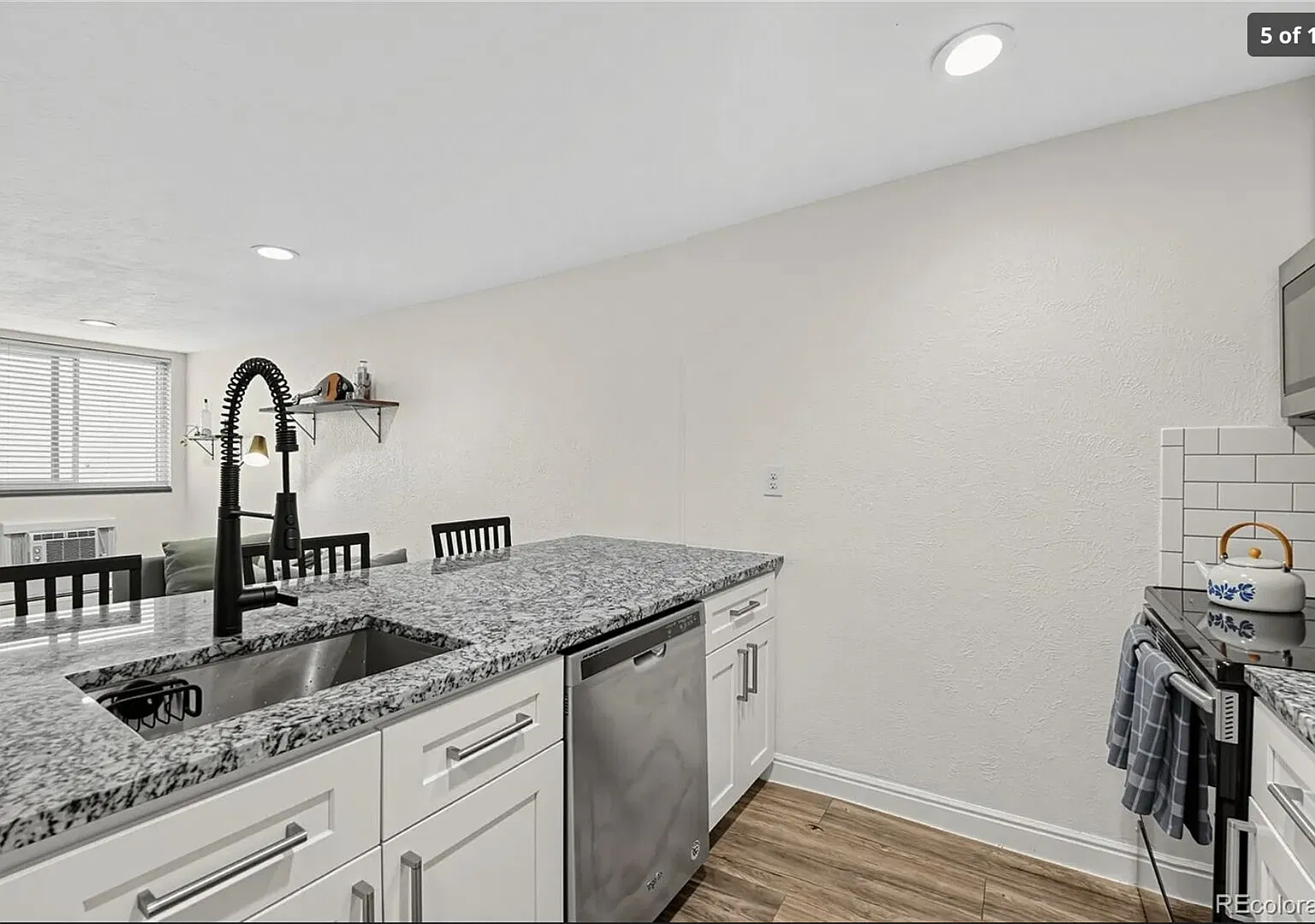 Pet Friendly Condo in Capital Hill With Off Street Parking — Photo 4