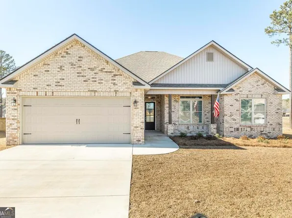 211 Silverside Dr, Perry, GA 31069