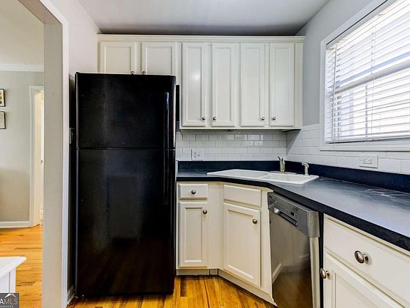 4th image of 3206 Mathieson Dr NE APT 2