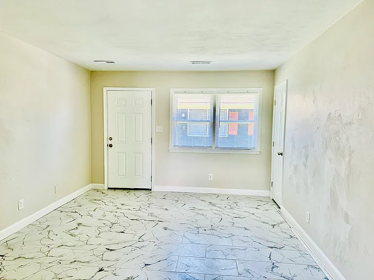 1539 Palmetto St #B — Photo 10