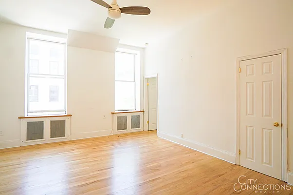 Rented by City Connections Realty | media 8