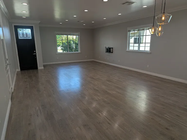 5741 Alessandro Ave — Photo 4