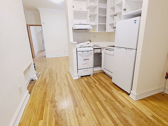 5th image of 215 E 84th St APT 1C