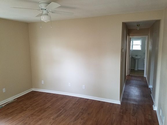 3rd image of 2801 Warren Ave