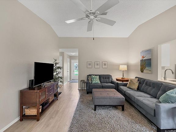 5th image of 3610 34th Avenue Dr W