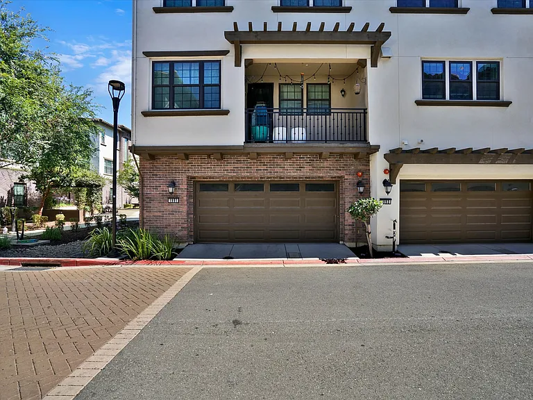 1991 Barcenilla Ln — Photo 5
