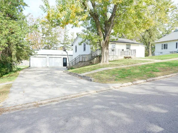 1004 10th St, Corning, IA 50841
