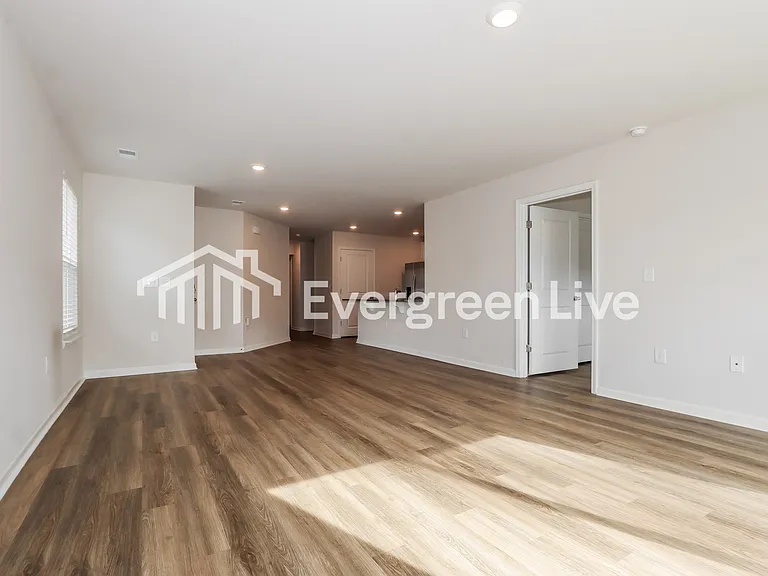 2247 Courtina Way — Photo 4