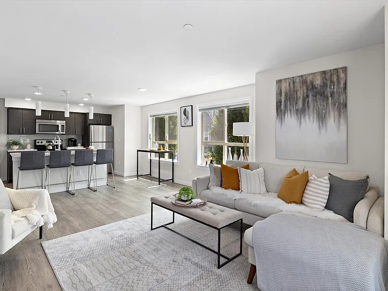 Holgate 12 Apartments — Photo 10
