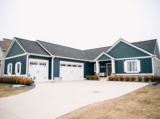 3749 Mesa Verde Dr, Hudsonville, MI 49426