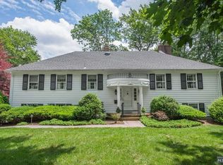 390 W Shore Dr, Wyckoff, NJ 07481