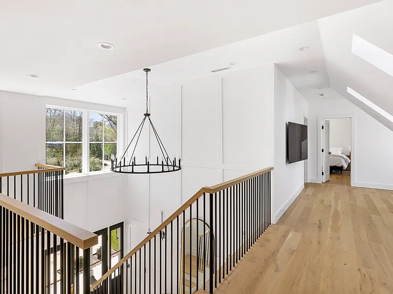 571 Montauk Hwy — Photo 15