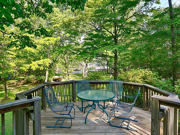 5th image of 622 Elk River Shores Dr