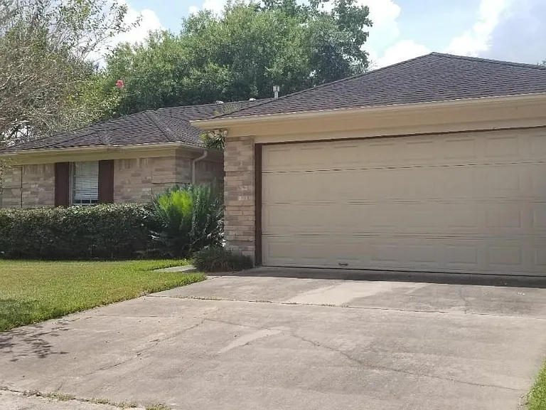 2822 Chimneystone Cir — Photo 2