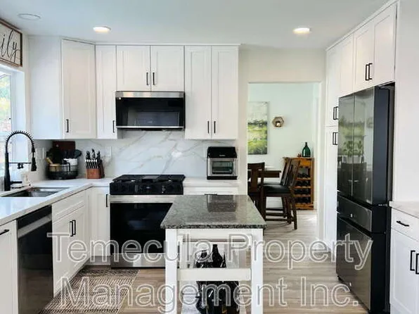 40536 New Town Dr, Temecula, CA 92591